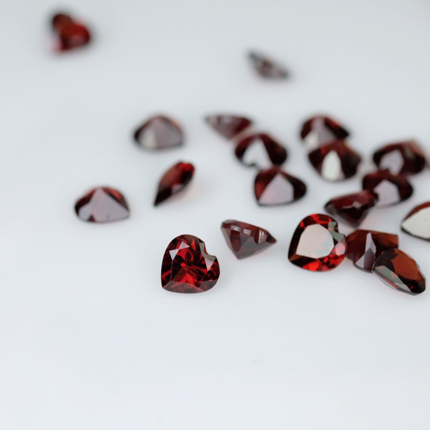 Red Garnet heart 6 mm