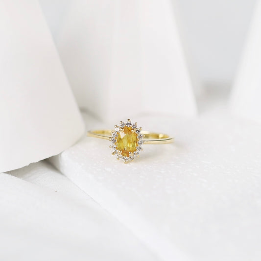 Laetitia Rings - Yellow Sapphire