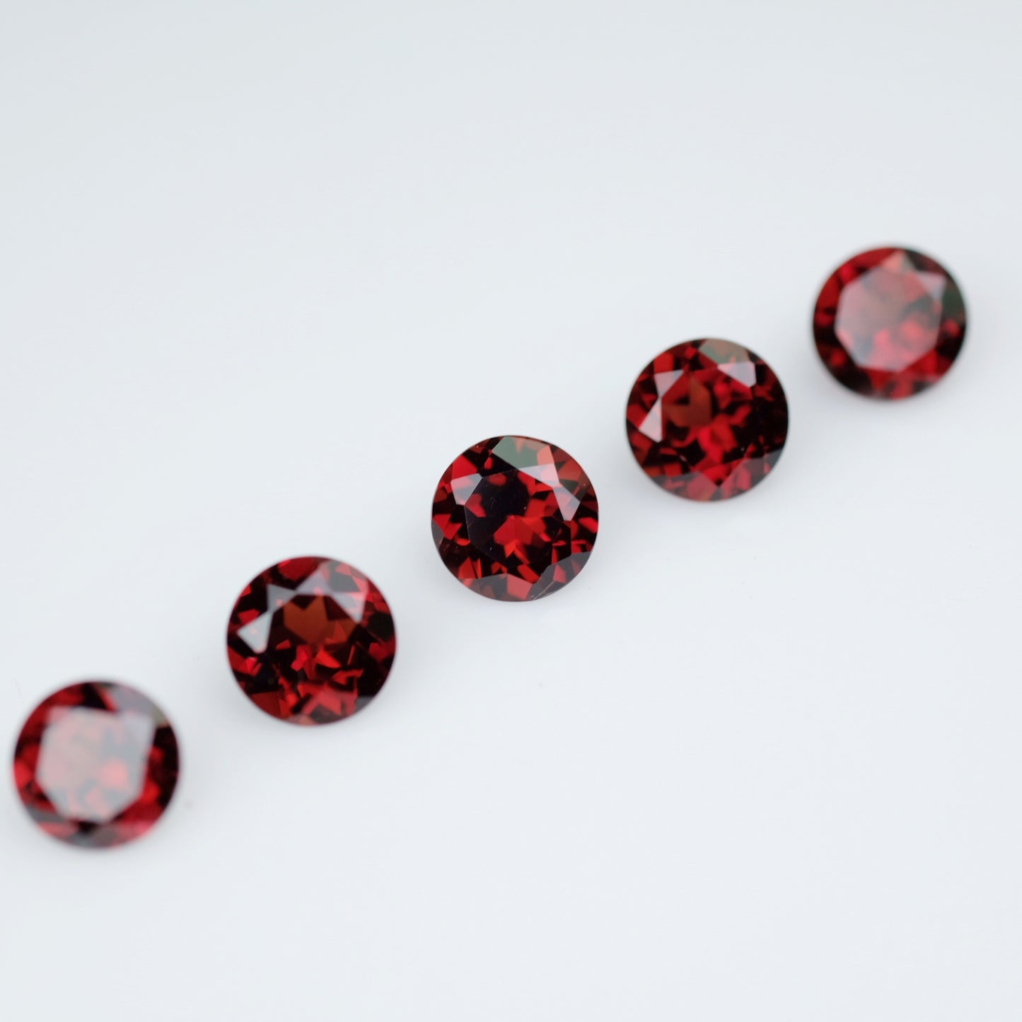 Red Garnet round 6 mm