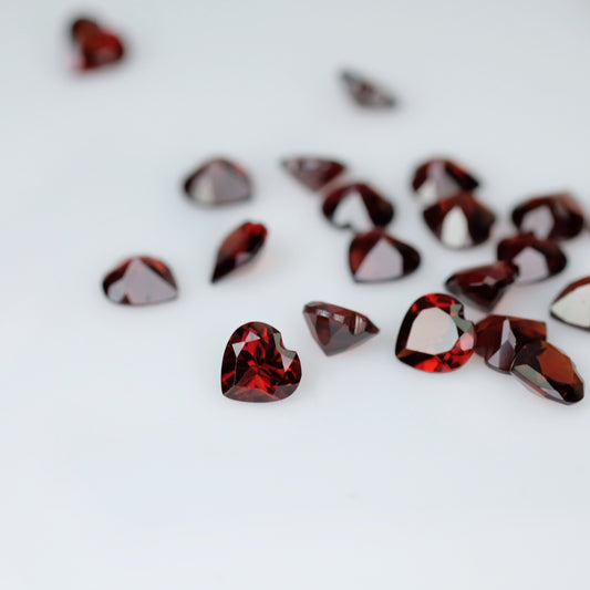 Red Garnet heart 6 mm