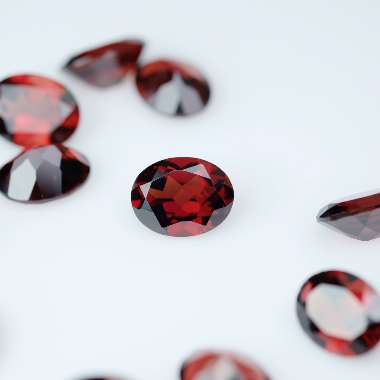 Red Garnet oval 9x7 mm