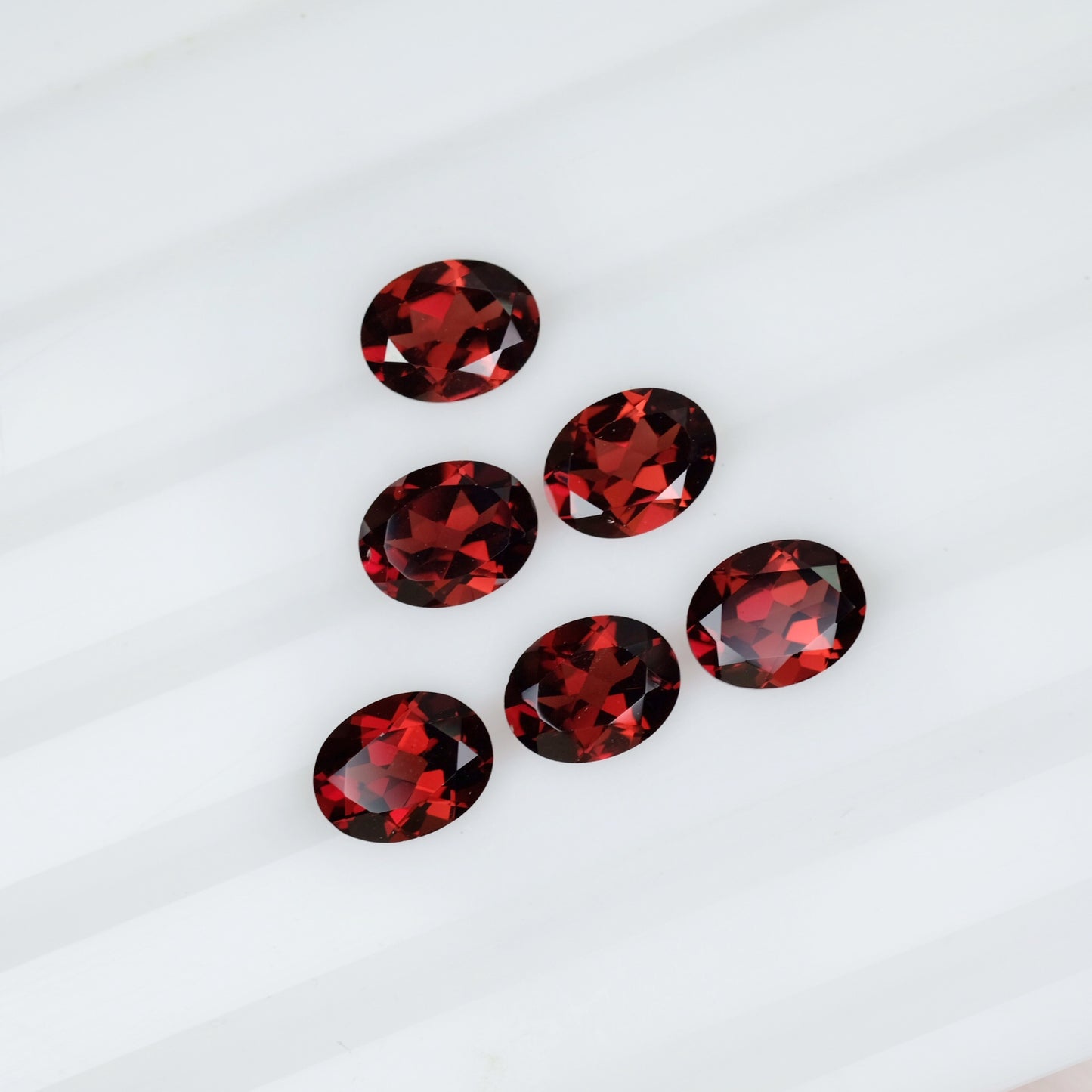 Red Garnet oval 9x7 mm